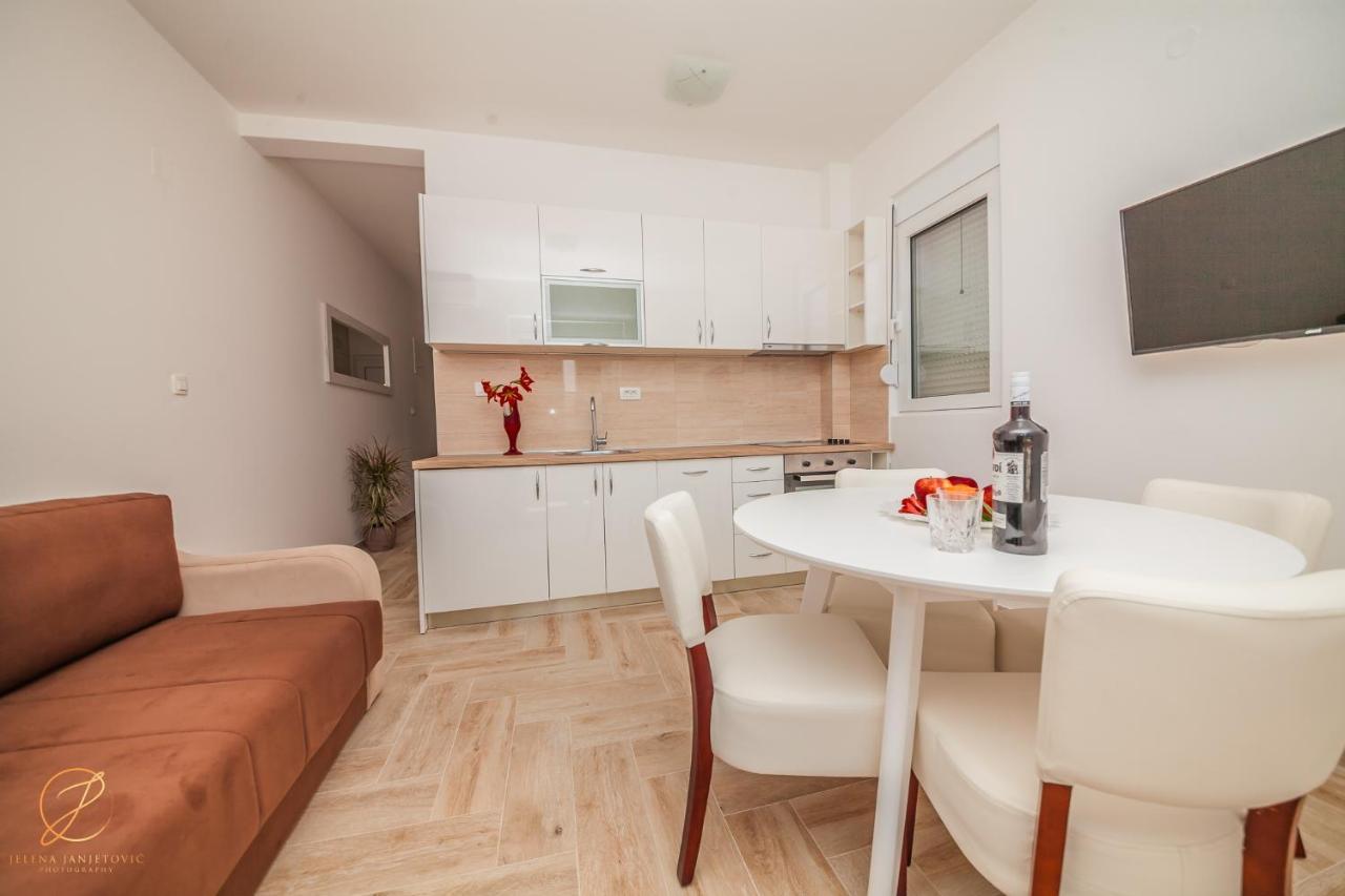 הרצג-נובי Apartments Ruzmarin מראה חיצוני תמונה