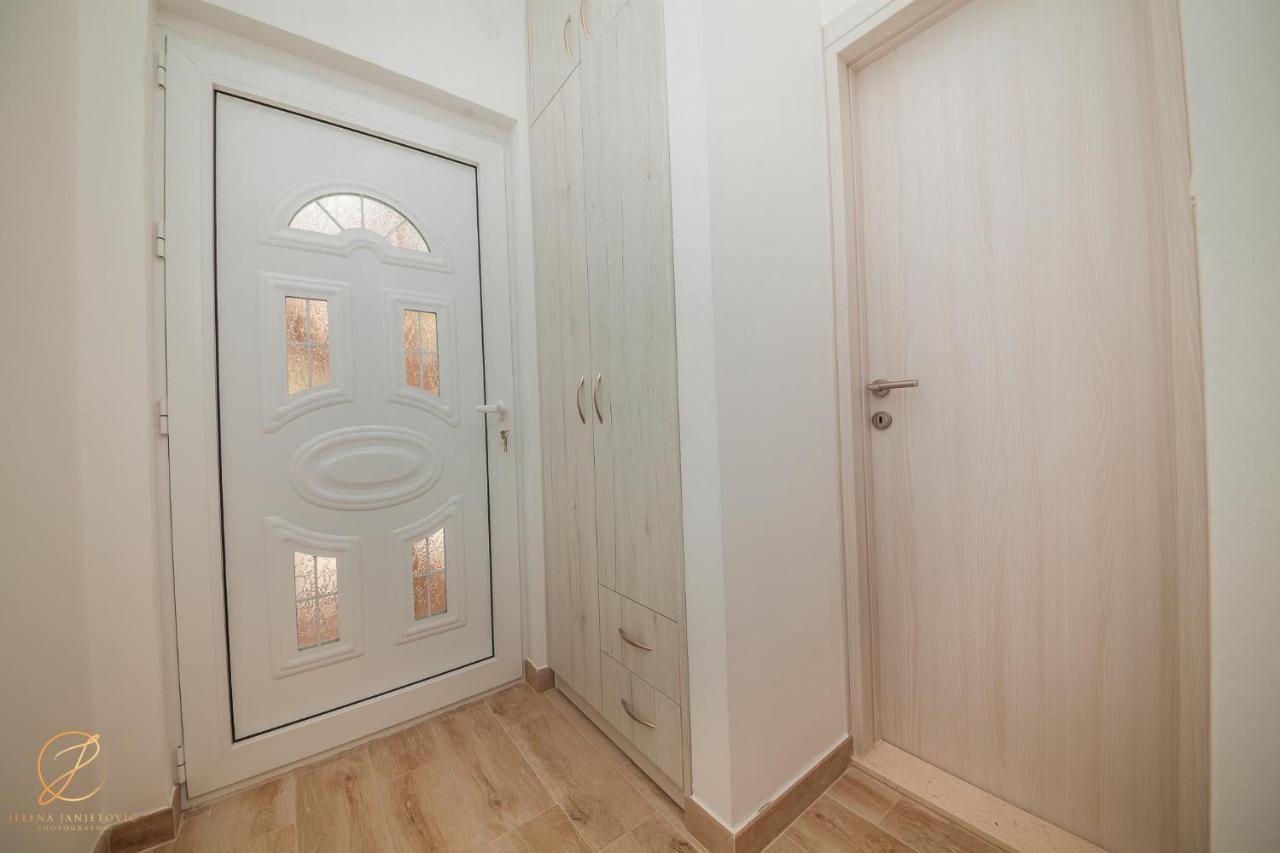 הרצג-נובי Apartments Ruzmarin מראה חיצוני תמונה