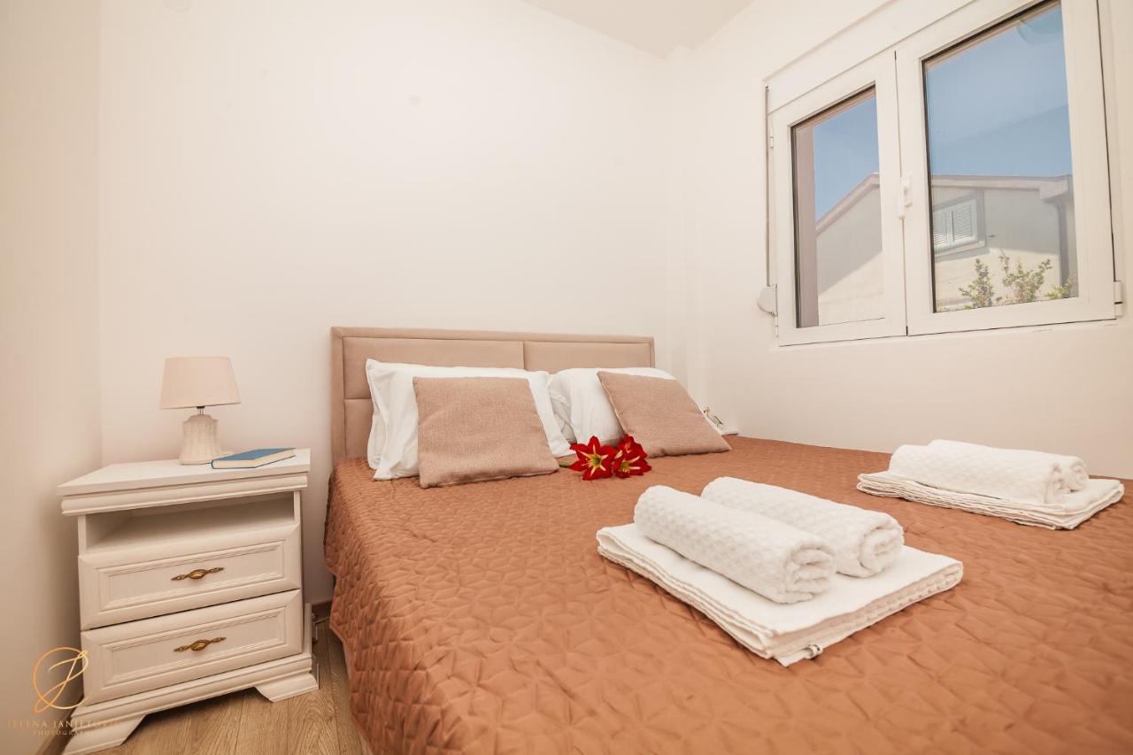 הרצג-נובי Apartments Ruzmarin מראה חיצוני תמונה