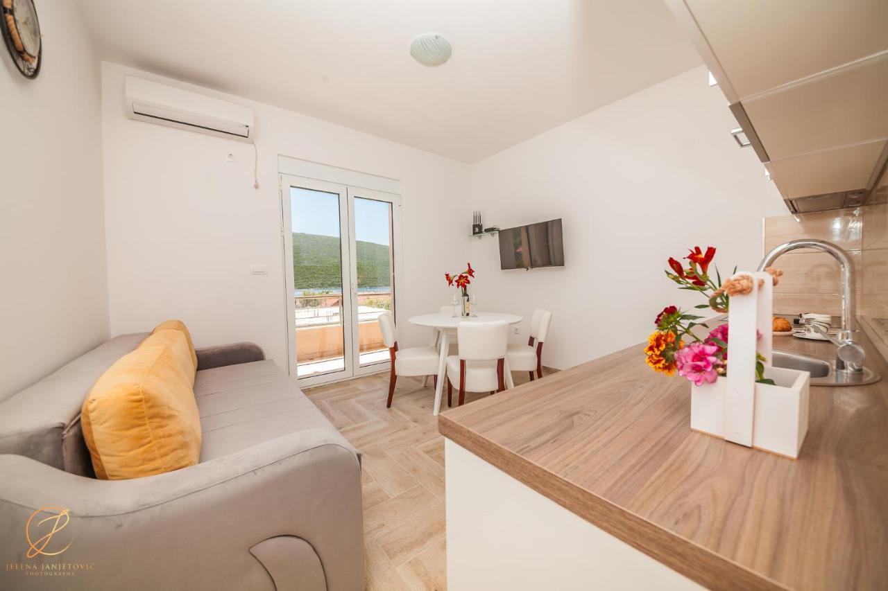 הרצג-נובי Apartments Ruzmarin מראה חיצוני תמונה